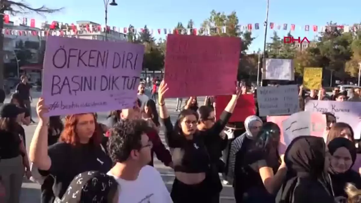 MAKÜ Öğrencileri Kadına Yönelik Şiddeti Protesto Etti