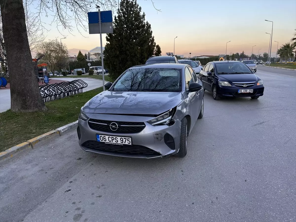 Denizli’de Trafik Kazası: 3 Yaralı